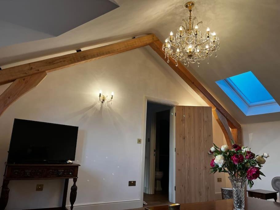 Byre - Farm Cottage On 9 Acre Equestrian Small Holding ساليزبري المظهر الخارجي الصورة